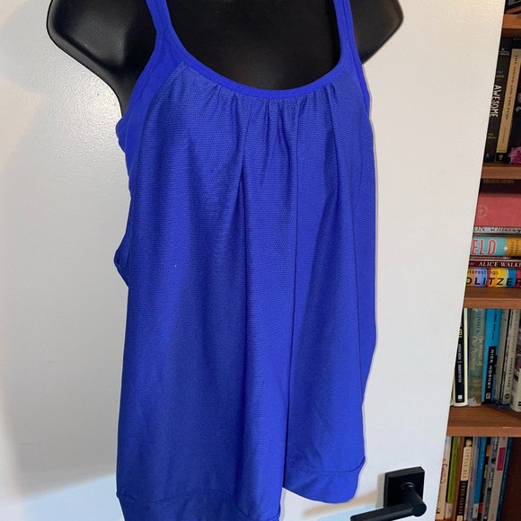 Athleta tank top with built in sports bra - Picture 1 of 4